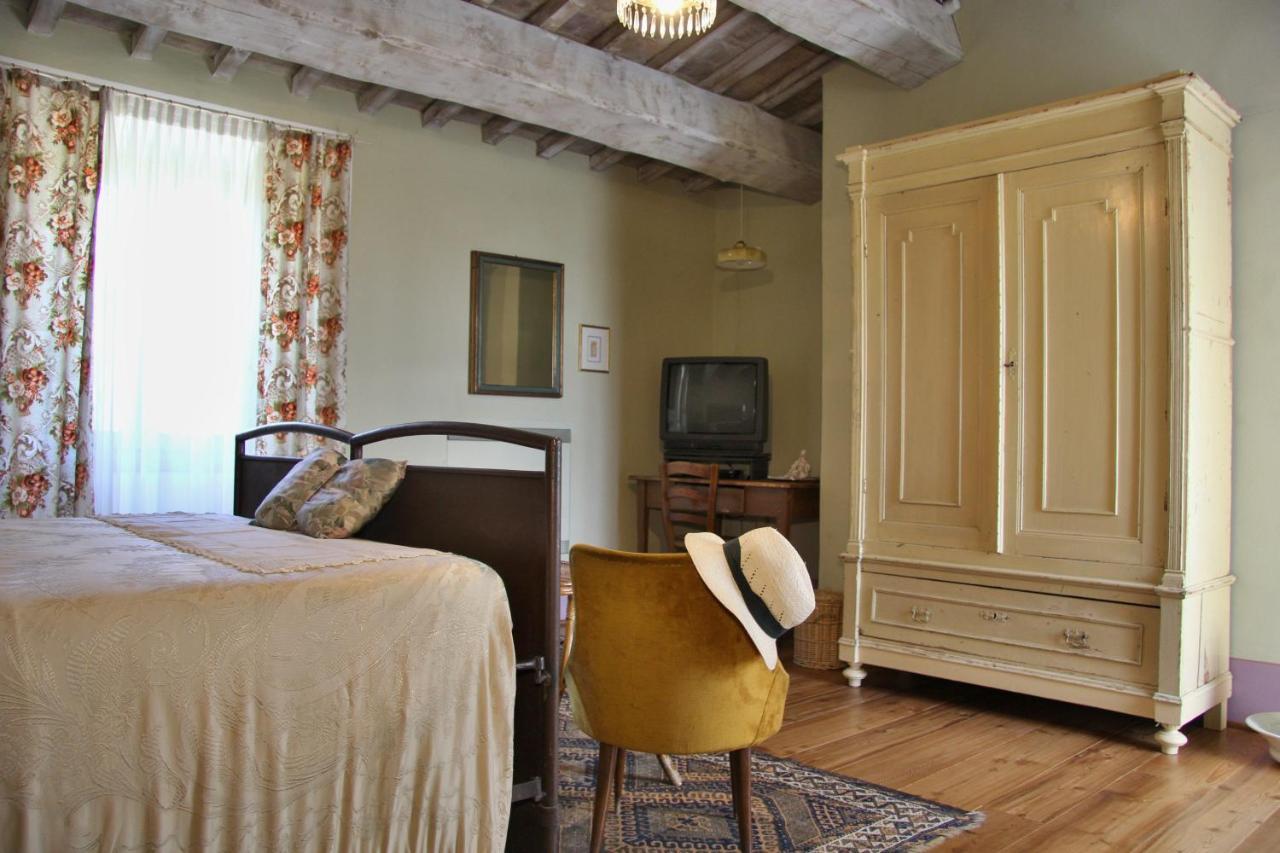 Poggio Dei Prugnoli Bed and Breakfast Tavoleto Exteriör bild