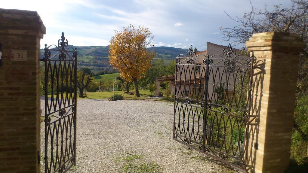 Poggio Dei Prugnoli Bed and Breakfast Tavoleto Exteriör bild