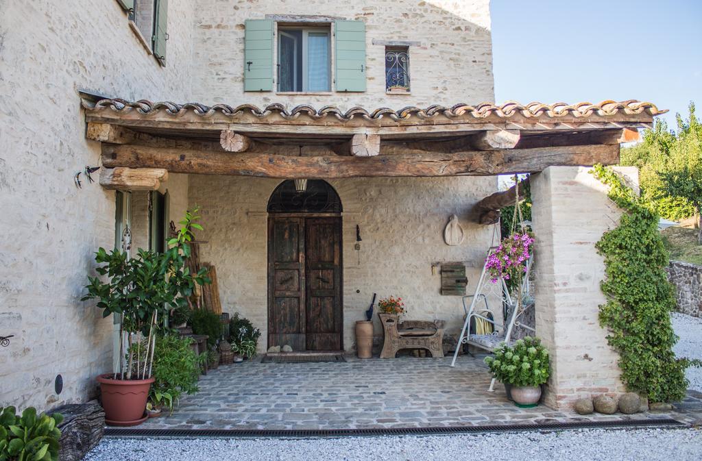 Poggio Dei Prugnoli Bed and Breakfast Tavoleto Exteriör bild
